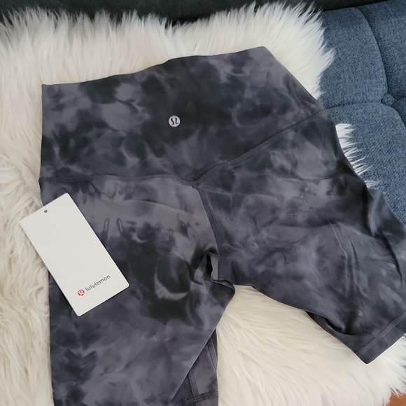 Lululemon Athletica Gray Bike Shorts Modern Athleisure - Picture 2 of 2